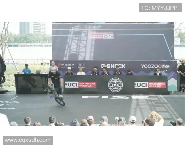 上海极限运动队战术争议引发热议探讨运动员表现与团队协作的平衡